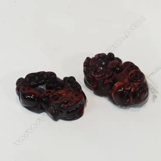 2 CHINESE CARVED PENTANTS