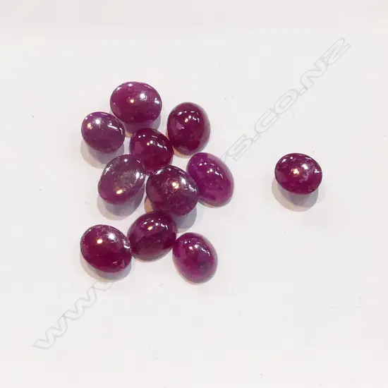 CABOCHON RUBIES TOTAL OF 10CT