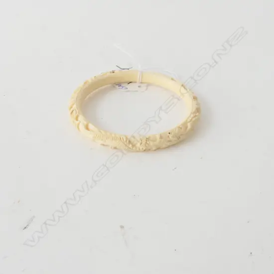 VINTAGE CARVED IVORY BANGLE DIA.75mm 
