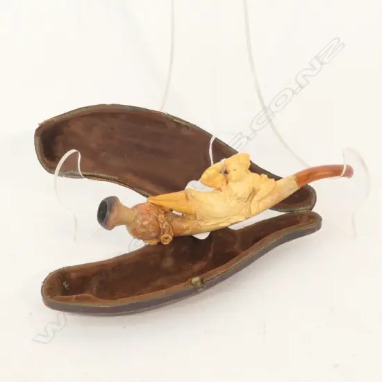 MEERSCHAUM PIPE OF RECLINING LADY - AMBER STEM IN LEATHER CASE