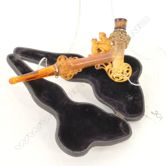 MEERSCHAUM PIPE OF BOY AND OG - AMBER STEM IN LEATHER CASE A/F
