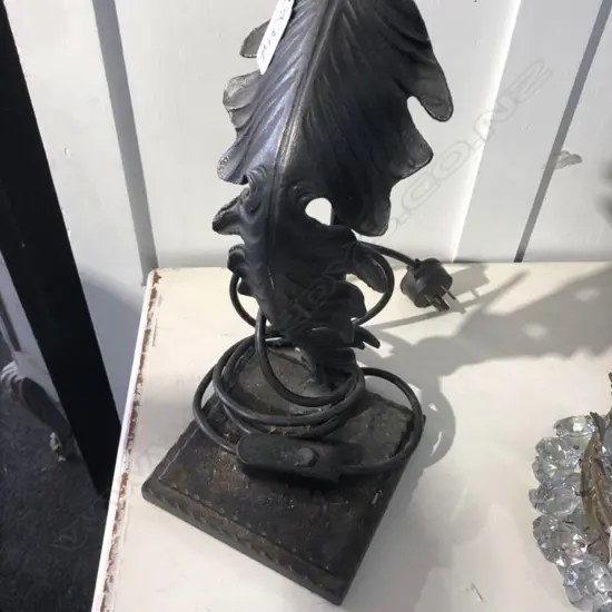 CAST IRON LAMP BASE SINGLE ACANTHUS LEAF