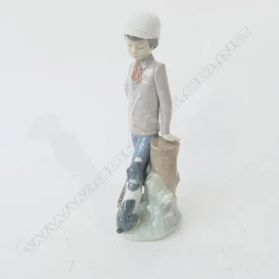 NAO FIGURE BOY WITH DOG H 210 MM