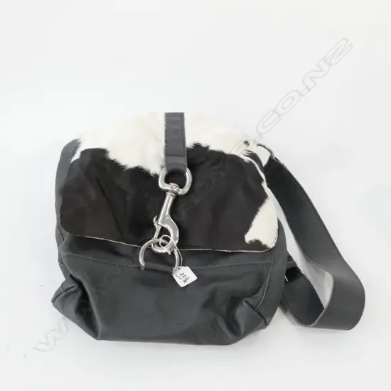 COW HIDE SHOULDER BAG