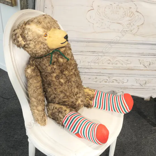 LG 32" GERMAN STRAW-STUFFED BEAR, C.1950