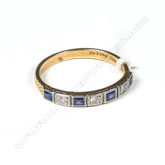 18CT GOLD SAPPHIRE & DIAMOND BAND, UK SIZE O 2.4gm