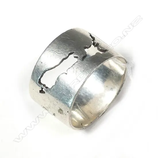 MENS S/SILVER RING, BAND WITH NZ CUT-OUT , UK SIZE U-X, 11GM