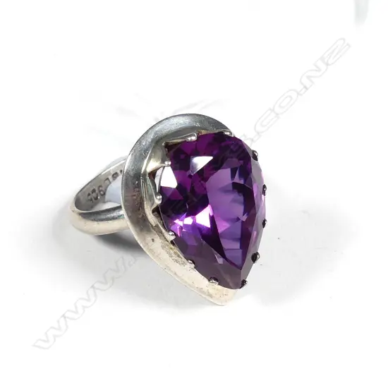 LG AMETHYST & 925 MEXICAN SILVER RING, UK SIZE N-O, TOTAL WEIGHT 7GM