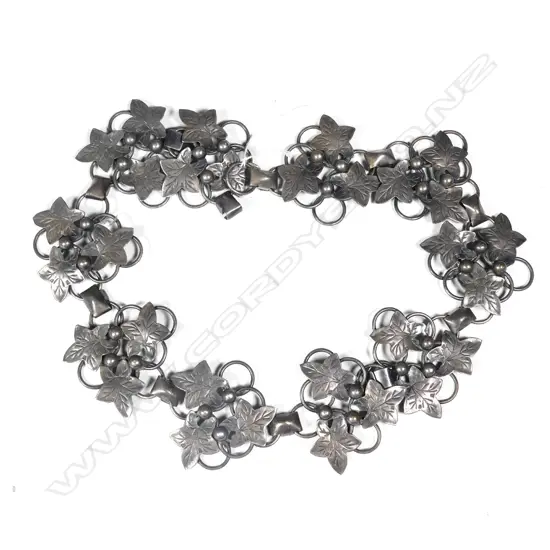 VINTAGE WHITE METAL LINKED LEAF BELT, L.570MM