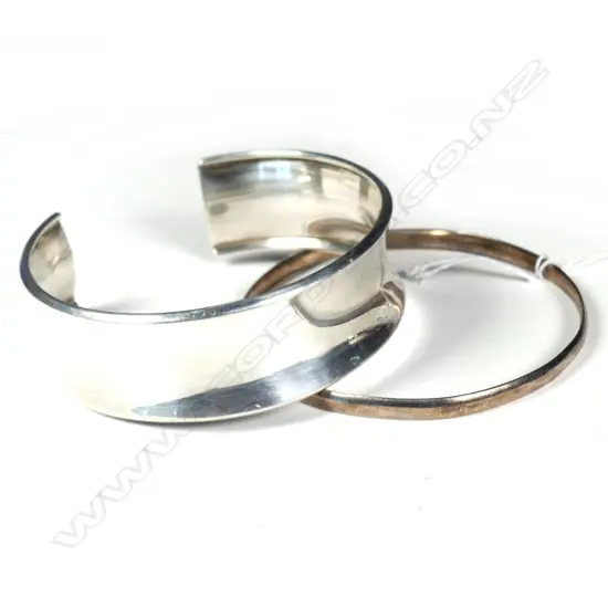 2 925 SILVER BANGLES, DIA. APPROX 70MM, 28GM