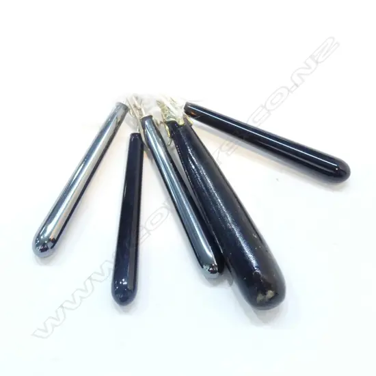 2 PRS EARRINGS SILVER FITTINGS + BLACK STONE PENDANT