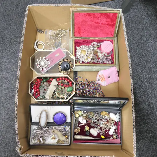 ASST COSTUME JEWELLERY +4 BOXES