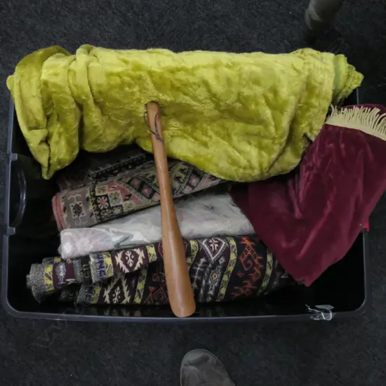 5 TEXTILE WORKS; CHAIN STITCHED COVER ETC 