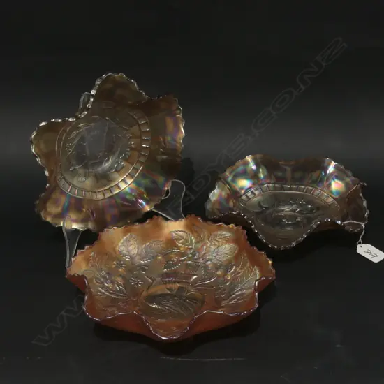 3 CARNIVAL GLASS BOWLS D 230 MM