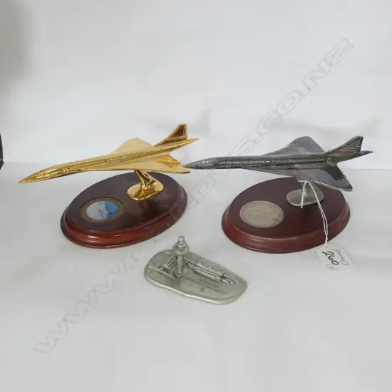 2 LTD EDITION MODEL CONCORDS NOS 2111+09 +CHANGI A/PORT MODEL L 190 MM