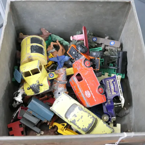 TIN OF OLD TOYS DINKY PLASTIC LEAD ETC