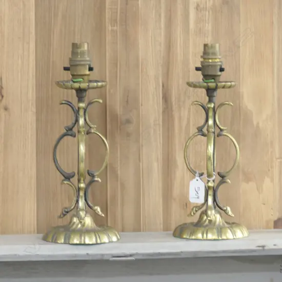 PAIR VINTAGE BRONZE FRENCH STYLE LAMPS 280MM H TO SHADE (NO SHADES)