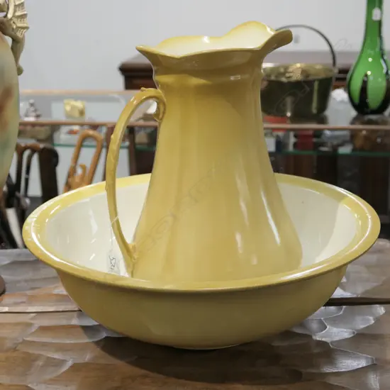 VICTORIAN TOILET SET; WASH BASIN 410MM DIA AND JUG