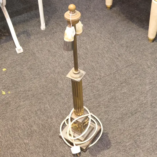 LARGE BRASS PEDESTAL LAMP WITH TWO LIGHT FITTINGS