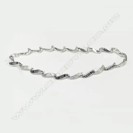 SILVER BRACELET, TWIST LINKS