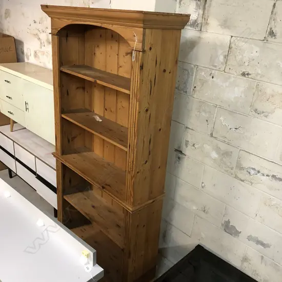 TALL PINE ANTIQUE COUNTRY STYLE BOOKCASE