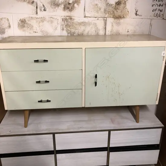 PAINTED SIDE BOARD PAINT DISTRESSED L 1220 MM