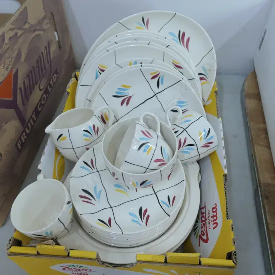 ROYAL TUDOR PART DINNER SERVICE