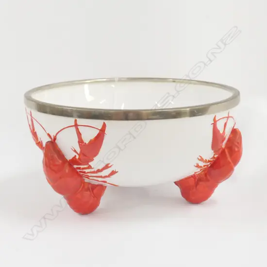 VILLEROY AND BOCH CRAYFISH FOOTED BOWL (EARLY BACKSTAMP)