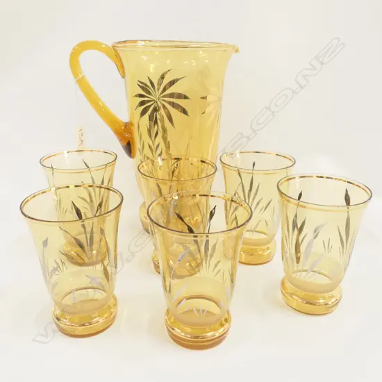 AMBER GLASS PALM TREE JUG + 6 BEAKERS