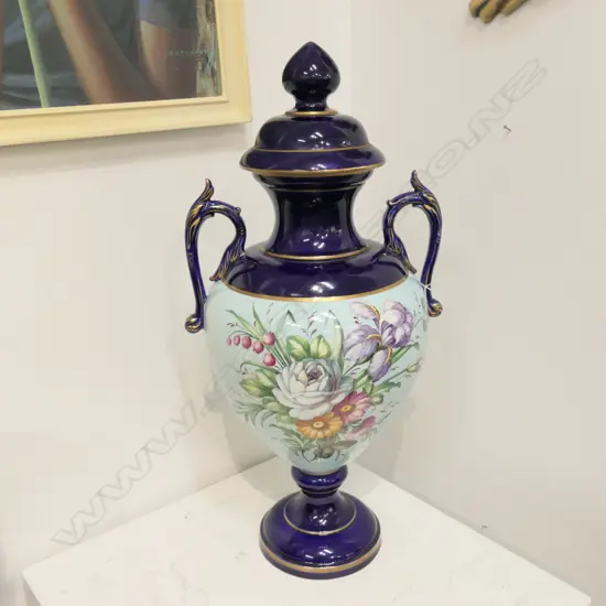 LARGE ITALIAN URN 630MM H