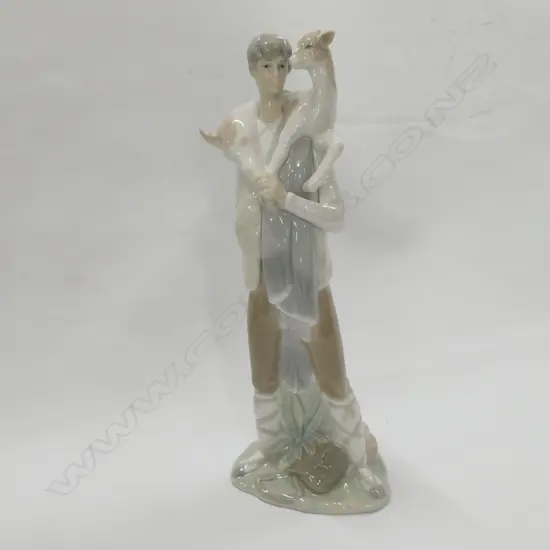 LLADRO BOY WITH GOAT H 280 MM