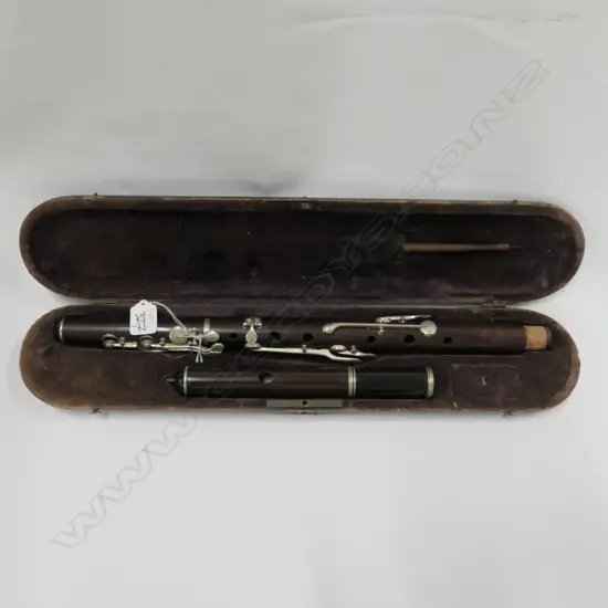 VINTAGE BOOSEY & CO FLUTE IN ORIGINAL CASE