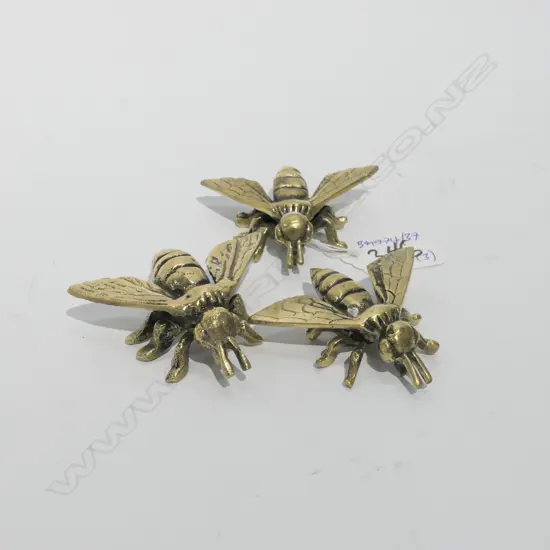 3 CAST BRASS BEES L 60 MM