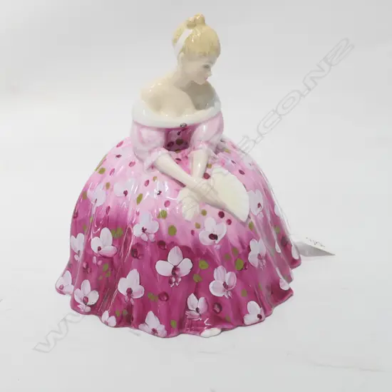 R/DOULTON FIGURINE VICTORIA H 180 MM