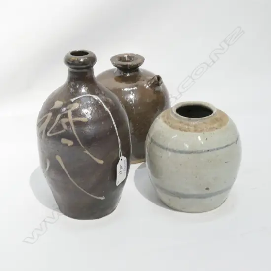 3 CHINESE POTTERY VESSELS H. 210MM