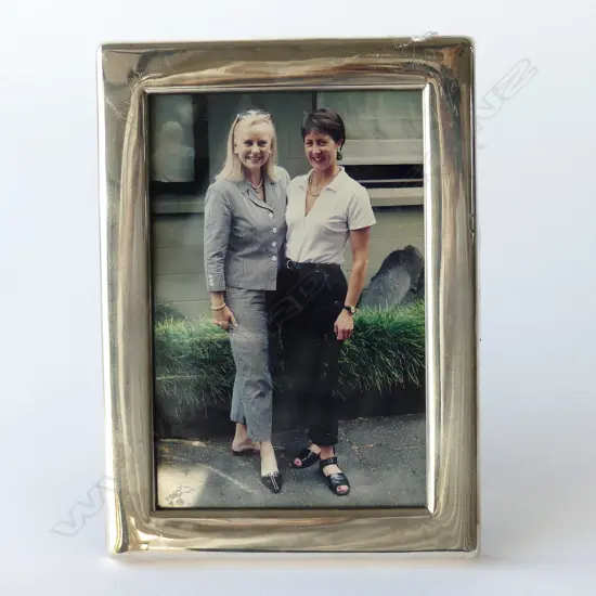 PLAIN SILVER PHOTO FRAME, EASEL BACK, 185 x 130mm