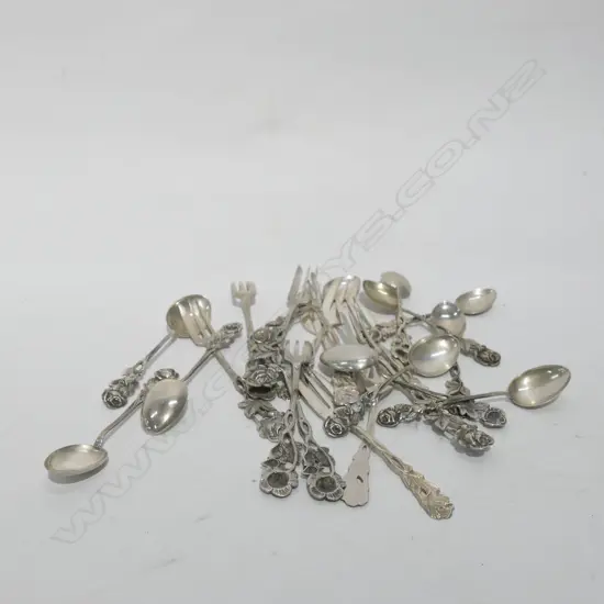 SILVER COFFEE SPOONS & CAKE FORKS. 225gm