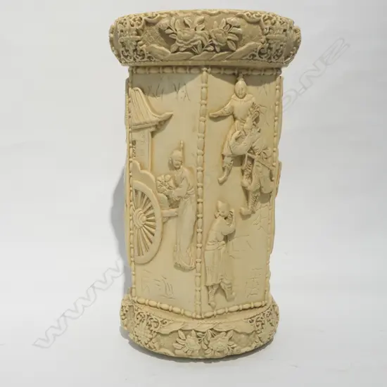 FAUX IVORY ORIENTAL VASE H 320 MM
