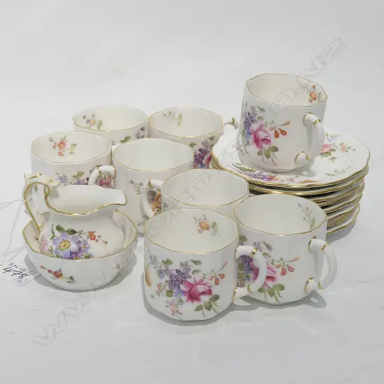 18 PCE ROYAL CROWN DERBY 'DERBY POSIES'; 8 CUPS, 8 SAUCERS, JUG AND BOWL