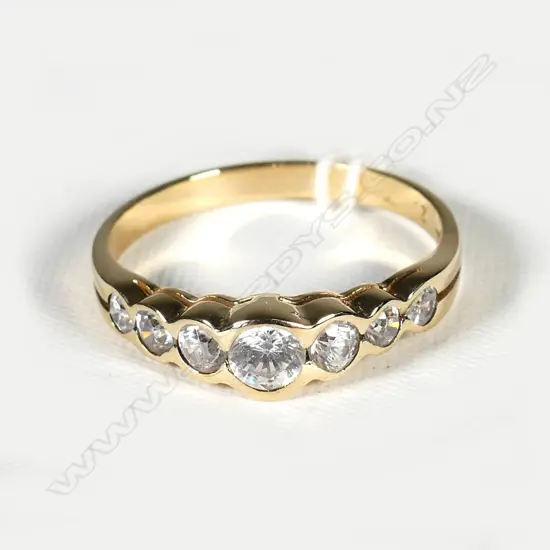 9CT GOLD SEVEN STONE CZ RING