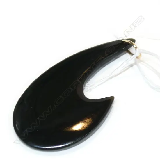 GREENSTONE PENDANT HEI MATAU GOLD RING 9CT