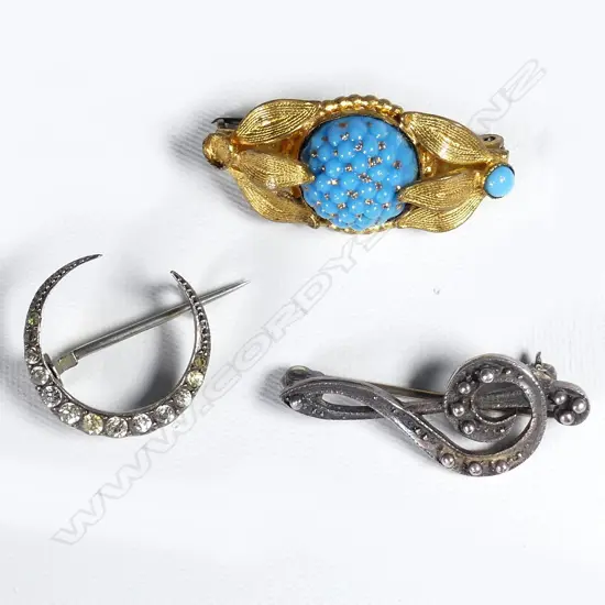3X ASSORTED BROOCH 