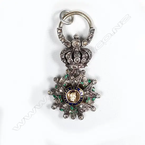 IMPORTANT 18 CT DIAMOND & ENAMEL MEDAL "HONNEUR ET PATRIE"