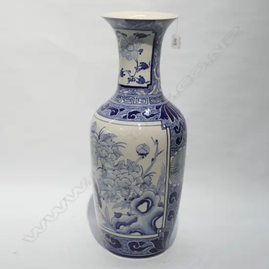 BLUE & WHITE CHINESE STYLE VASE 570 CM TALL