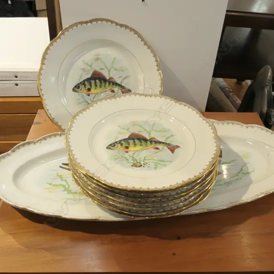 8 FRENCH FISH PLATES 240MM DIA AND PLATTER 540MM L