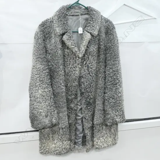 GREY ASTRAKHAN STYLE JACKET, SIZE M/L