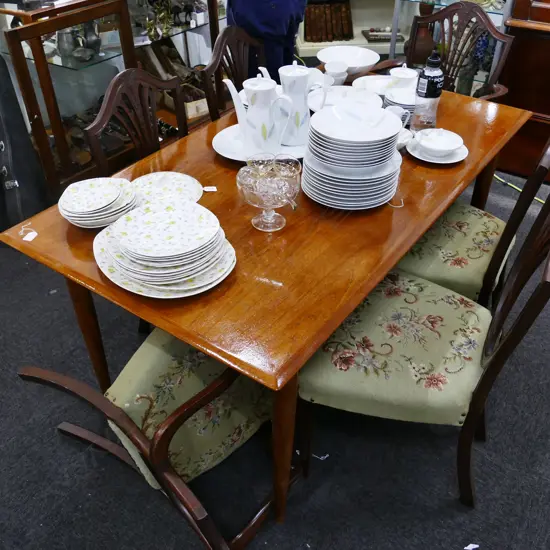 RETRO TEAK DINNER TABLE WITH TAPERED LEGS