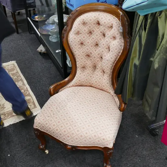 VICT. WALNUT GRANDMOTHER CHAIR