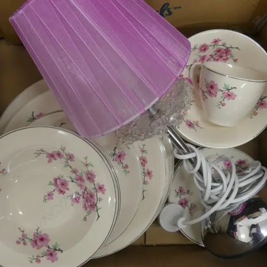 33 PCE JOHNSON BROS CHERRY BLOSSOM DINNERSET AND PINK LAMP