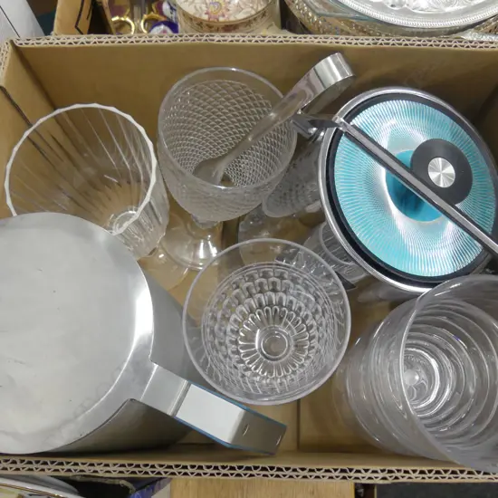 BOX LOT RETRO THERMOS AND ICE BUCKET ETC